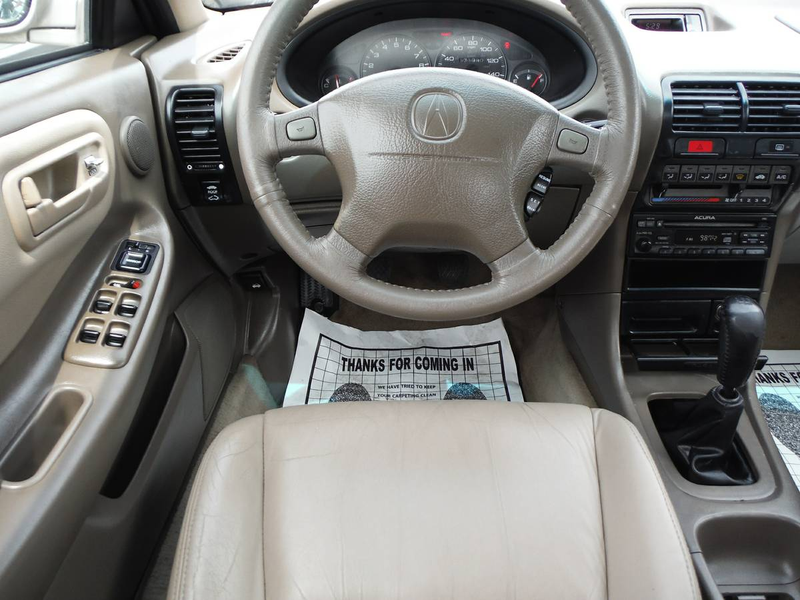 Illustration for article titled At $4,433, Would You Make This 2001 Acura Integra GS-R An Integral Part Of Your Life?